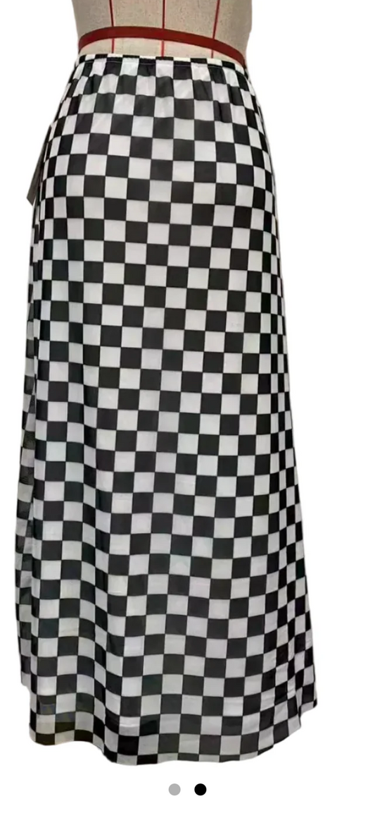 Checkered mesh skirt