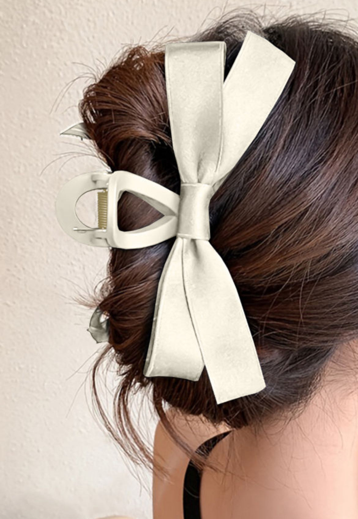 White bow claw clip