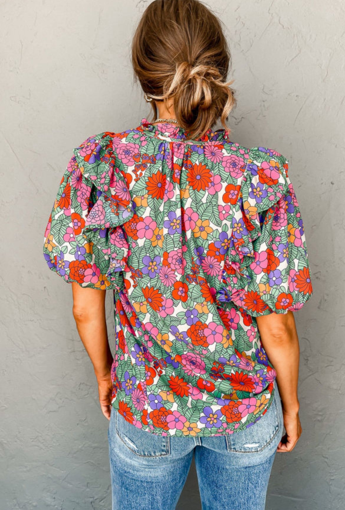 Floral tie split-neck puff sleeve blouse