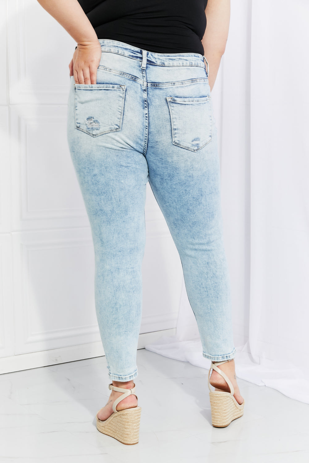 VERVET on the Road Distressed Jeans